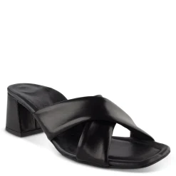 Lauren Sandal