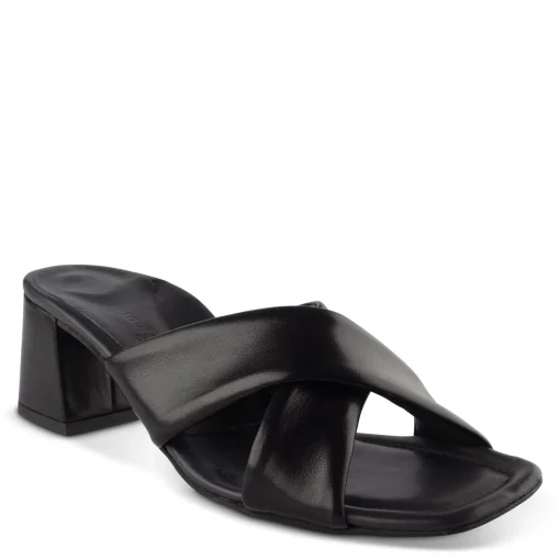 Lauren Sandal