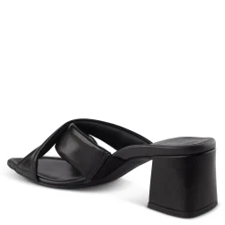 Lauren Sandal