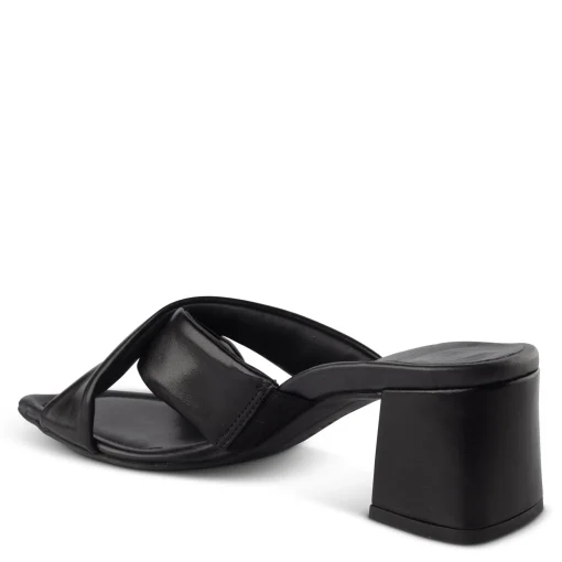 Lauren Sandal