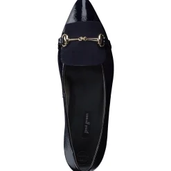 Selena Flat