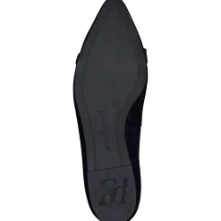Selena Flat