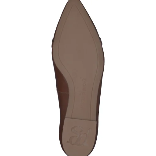 Selena Flat