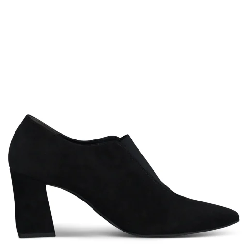 Stacia Heel