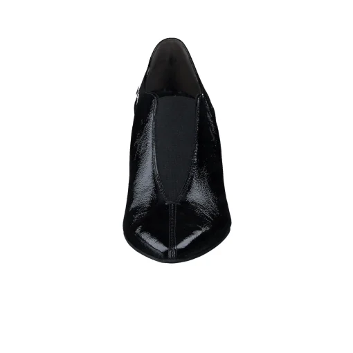 Stacia Heel