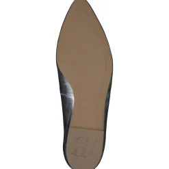 Tia Flat