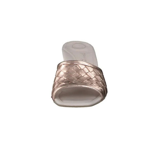 Tisha Heel